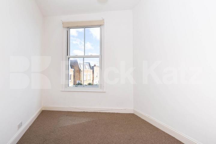 Located off the high street a 1 bedroom property close to Arsenal Station Mountgrove Road, Highbury